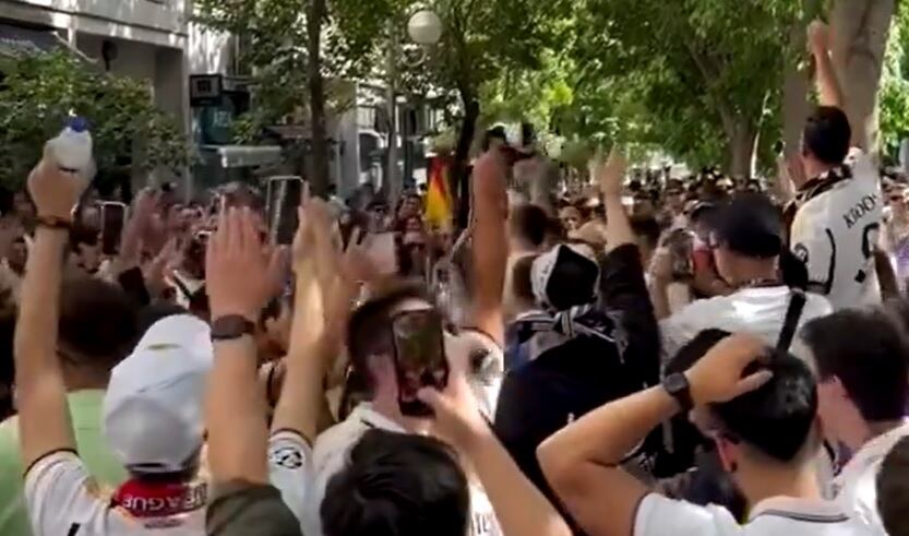 "Leo Messi, hijo de p...", cantaron los hinchas del Real Madrid.