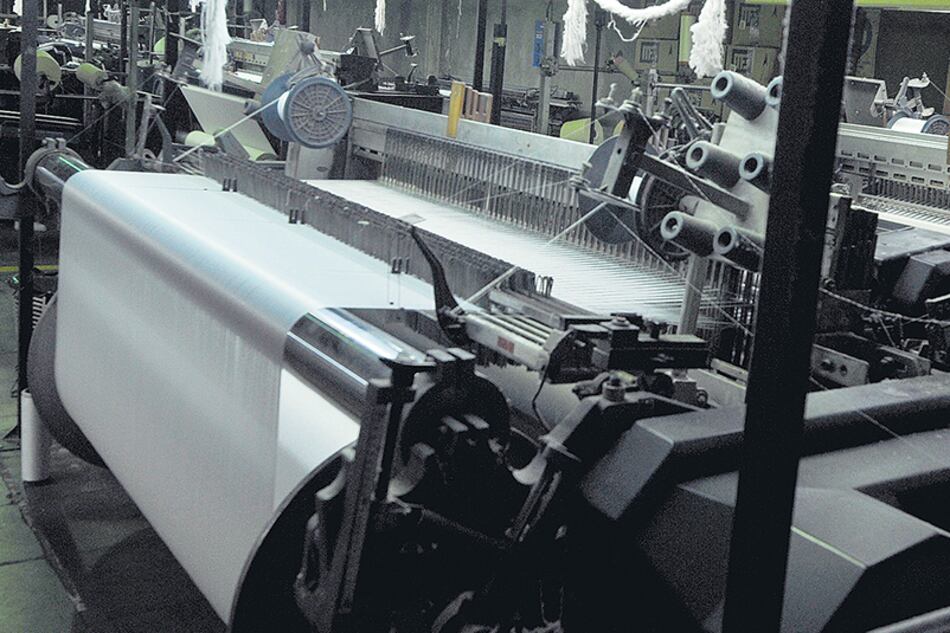 El sector textil se derrumbó 15,7 puntos en el uso de maquinaria.