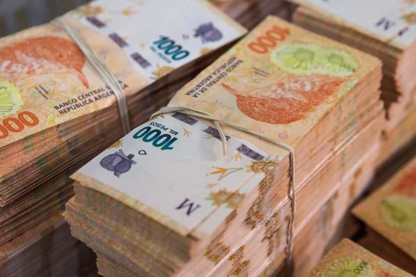 En la comparación de los últimos doce meses, el Índice de Salarios registró una suba de 200,8%