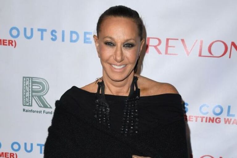 La famosa modista debió corregir su apoyo al cuestionado productor.