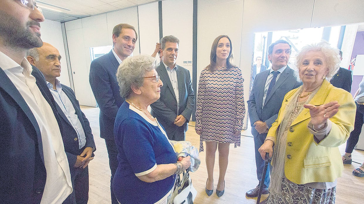 Estela de Carlotto y María Eugenia Vidal en el nuevo Espacio de la Memoria.