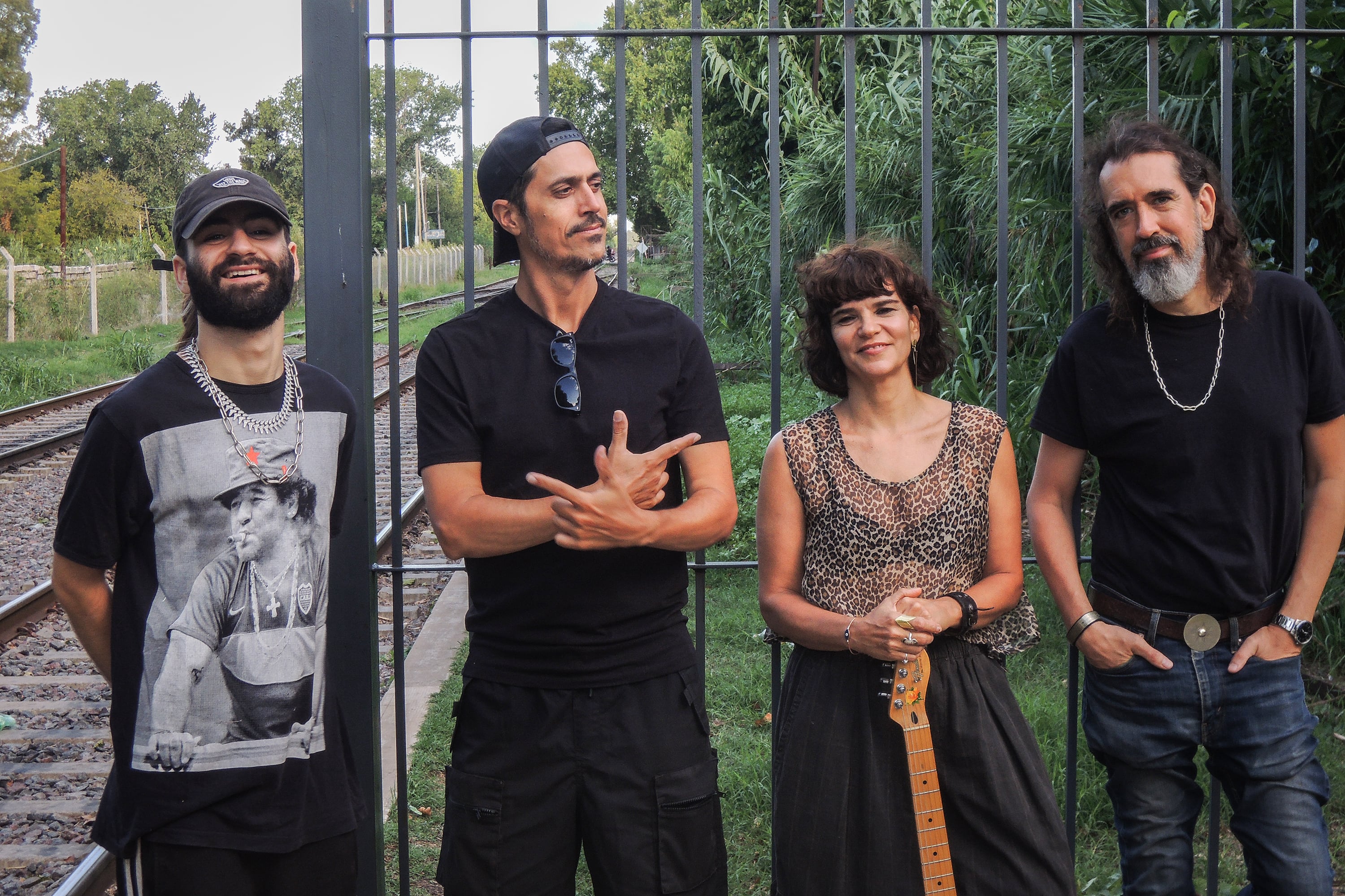 Barbarita Palacios con su banda -Presentará su disco nuevo el 10 de abril en La Fábrica