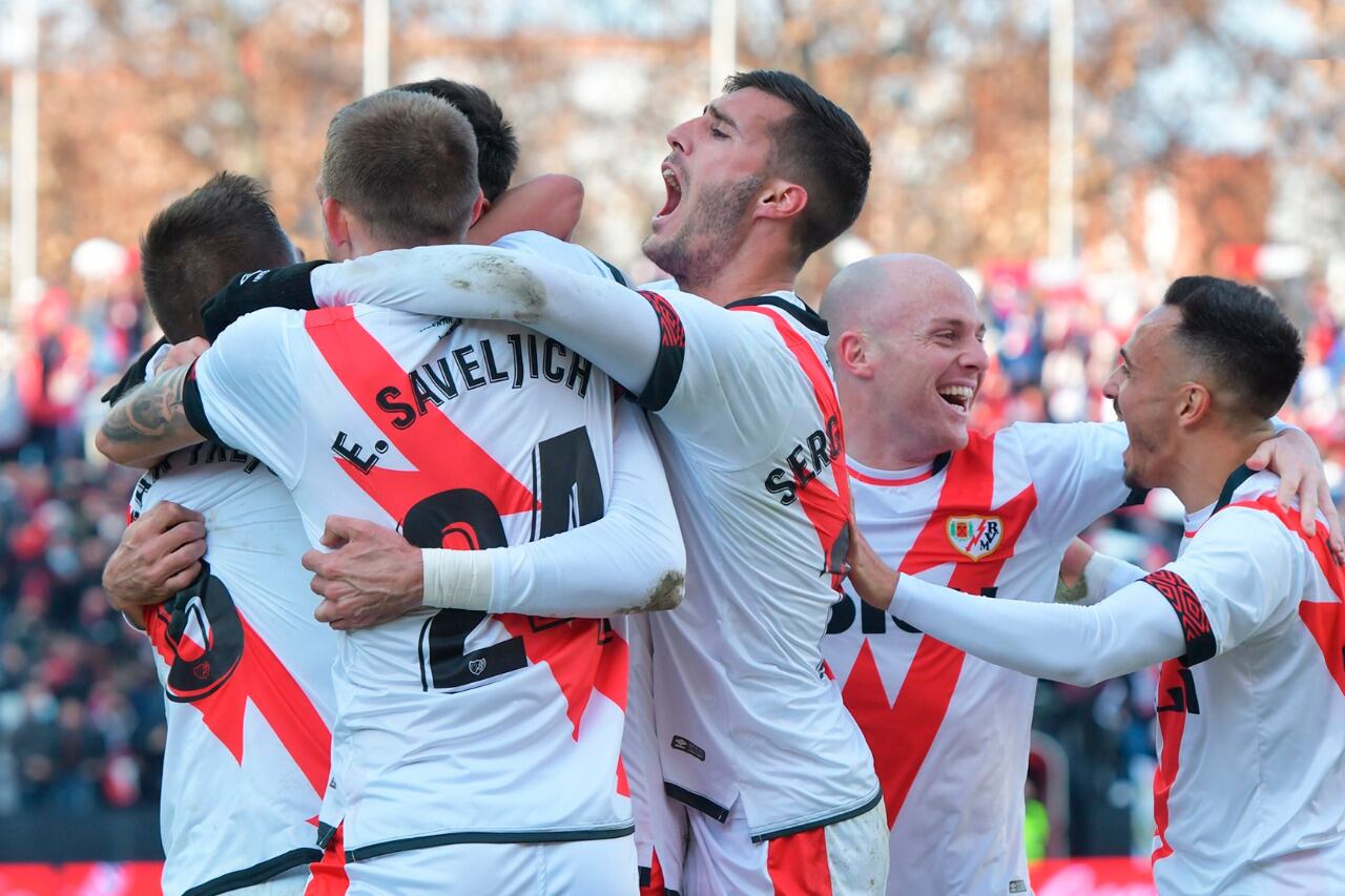 Saveljich juega en el Rayo Vallecano