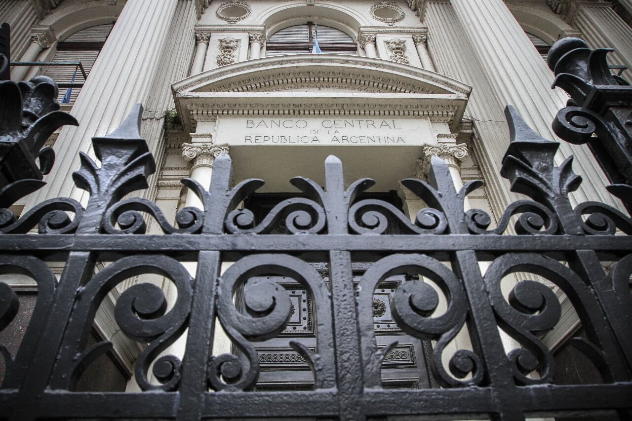 "Desde 2012 hubo 37 modificaciones a la posición neta de moneda extranjera de los bancos".