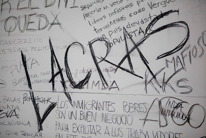 Detalle de Los diarios del Odio. Obra de Roberto Jacoby y Syd Krochmalny