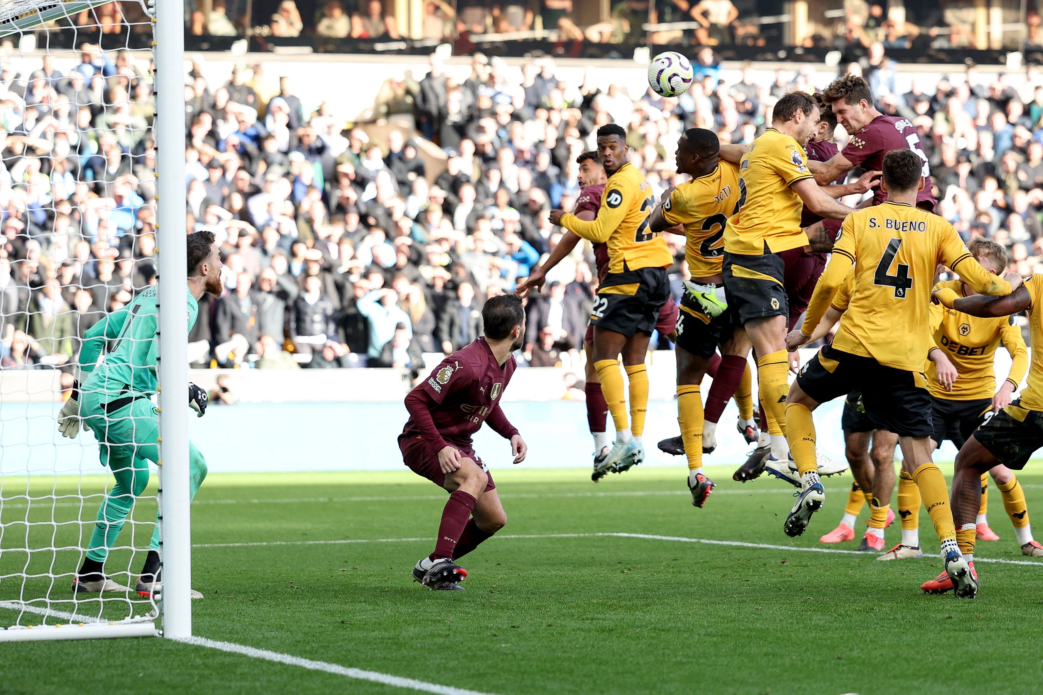 Stones ya metió el cabezazo goleador en la última acción del partido