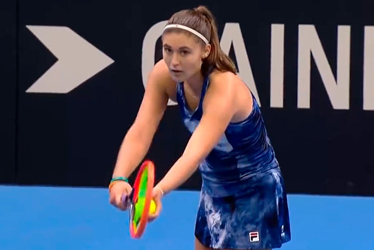 Julia Riera ganó el primer punto.