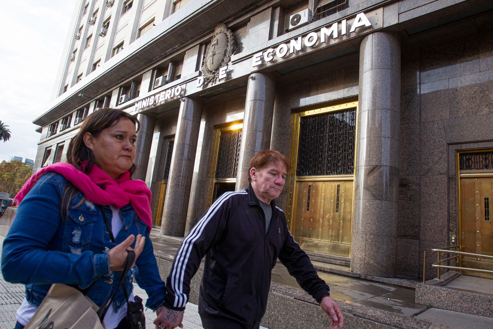 El edificio de Hacienda, centro de reuniones políticas y económicas