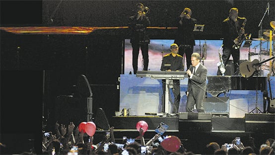 Luismi le protestó varias veces a su operador de sonido, pero no pasó a mayores.