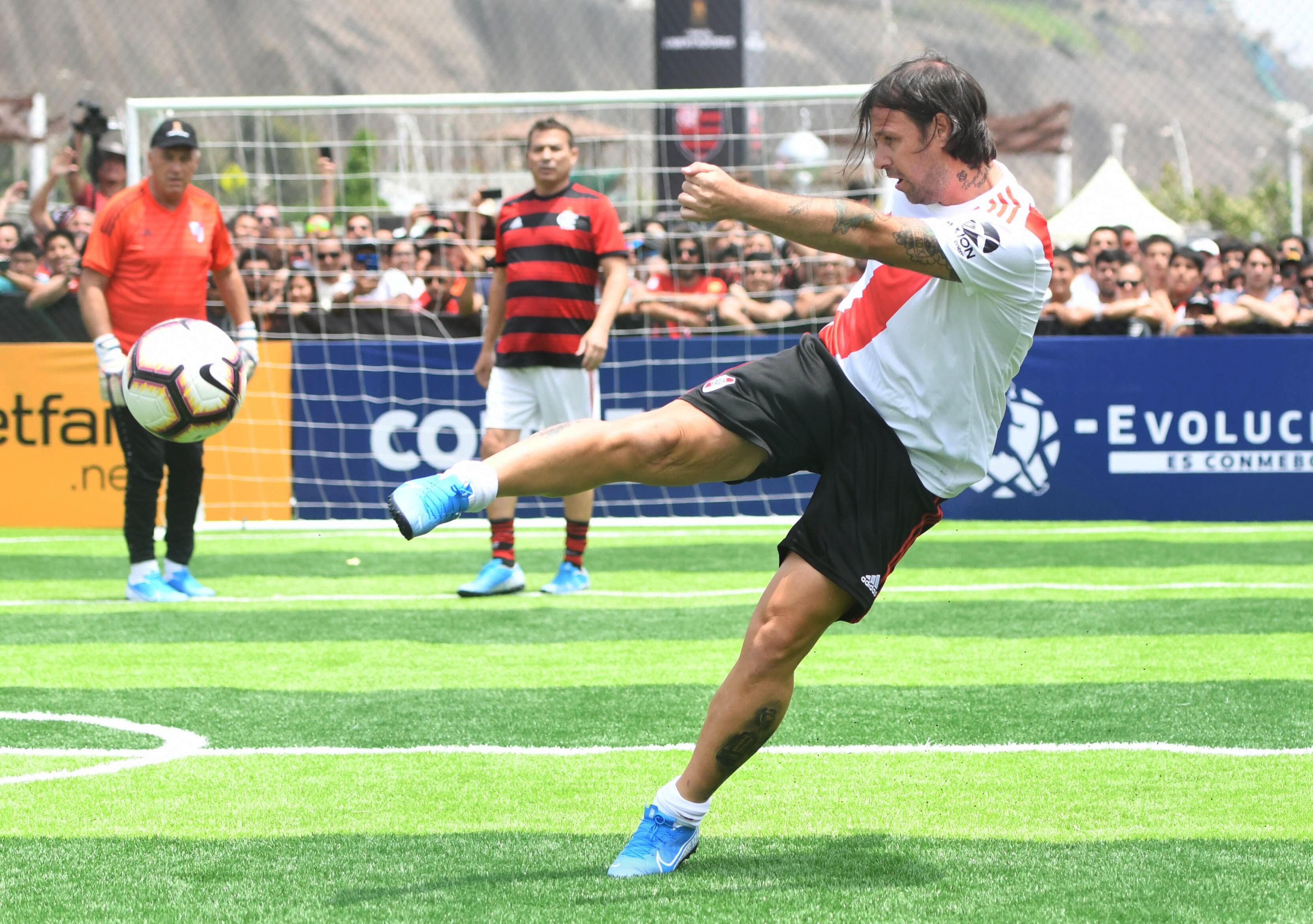 Cavenaghi tiene confianza en sus ex compañeros de cara a la final