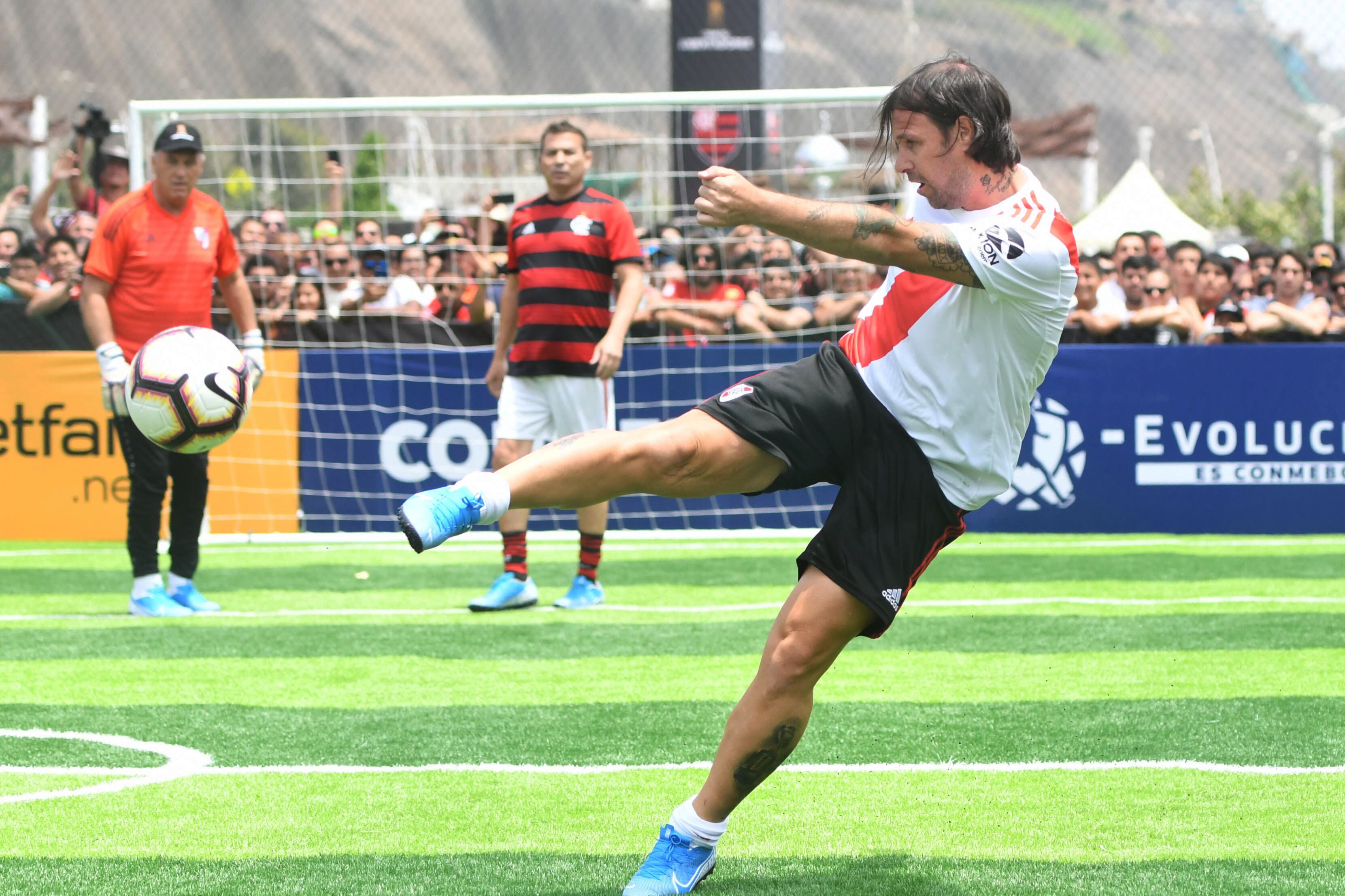 Cavenaghi tiene confianza en sus ex compañeros de cara a la final