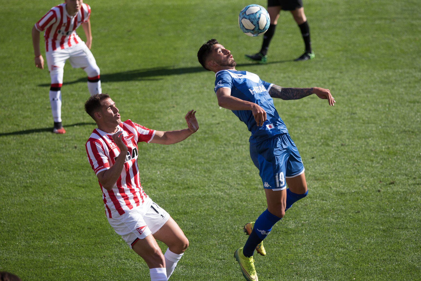 Estudiantes no pudo con Vélez como local, por duplicado.