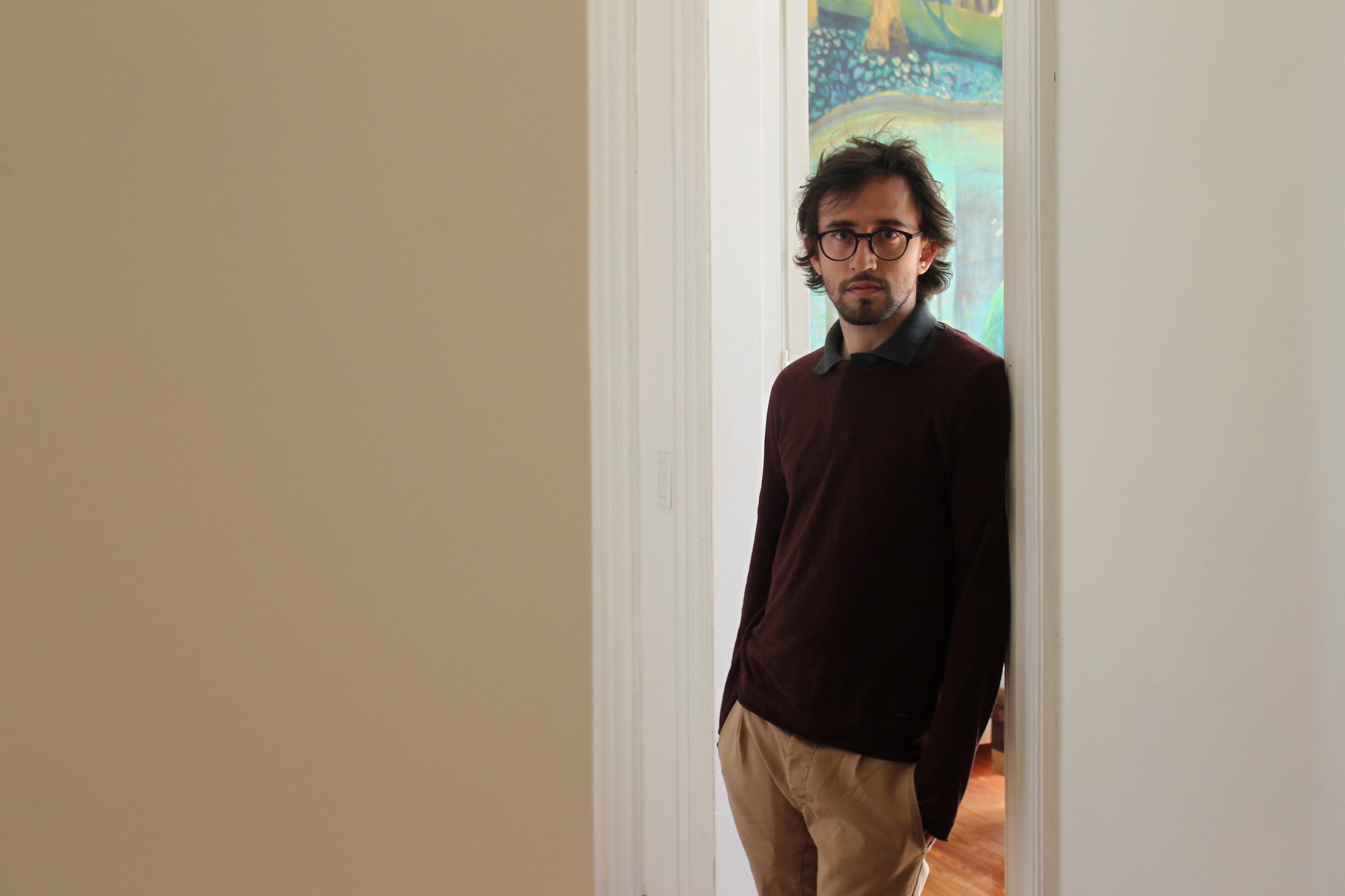 Saldaña París publicó un libro de poemas, La máquina autobiográfica.