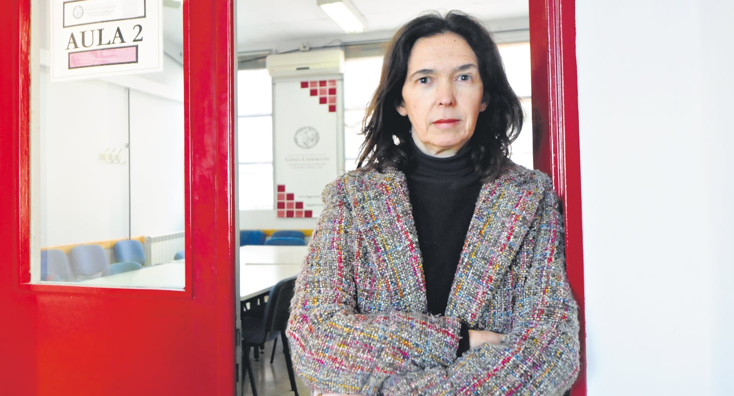 Mera es doctora en Antropología Social por la Ecole des Hautes Etudes en Sciences Sociales.