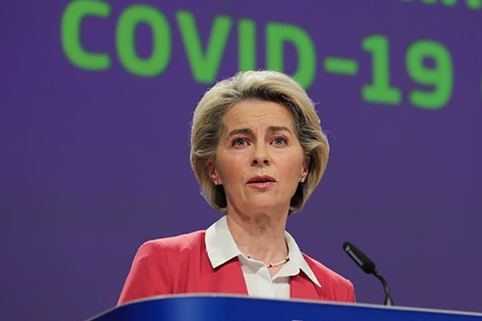Ursula von der Leyen, titular de la Comisión Europea, acusada por la Defensoría.