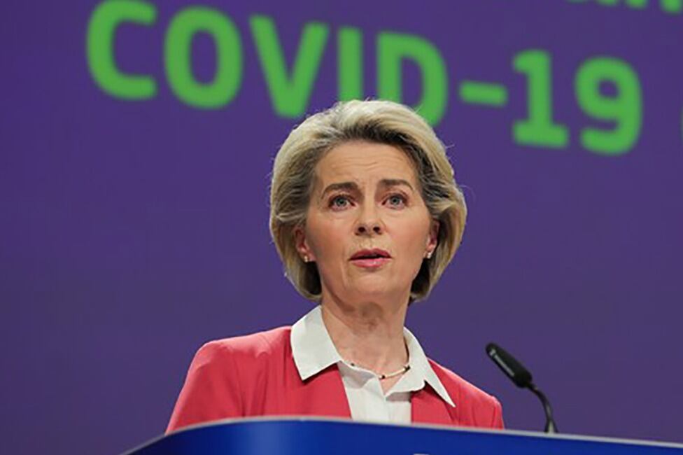 Ursula von der Leyen, titular de la Comisión Europea, acusada por la Defensoría.