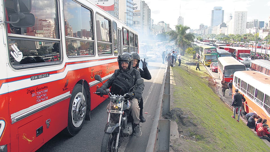 Los micros escolares son usados habitualmente para los transportes en movilizaciones.