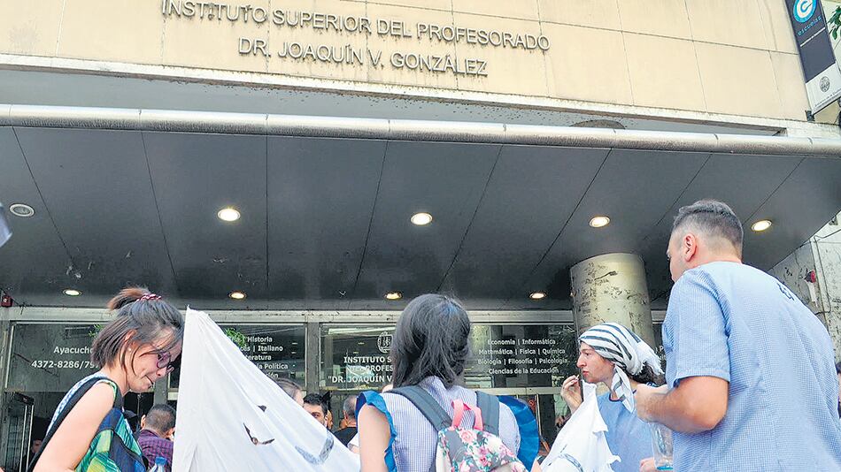 Los docentes armaron un blog con información para facilitar la inscripción.