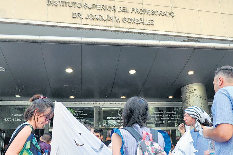 Los docentes armaron un blog con información para facilitar la inscripción.