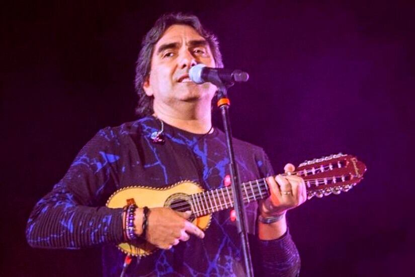 "Mi voz y mi corazón musical queda y muere en Nocheros."