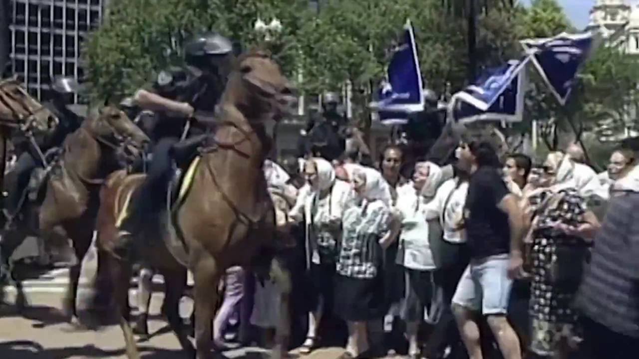 El mismo Solanas anticipaba a "Memoria del saqueo" como “una introducción a un tema que demandaría muchas más películas”. 