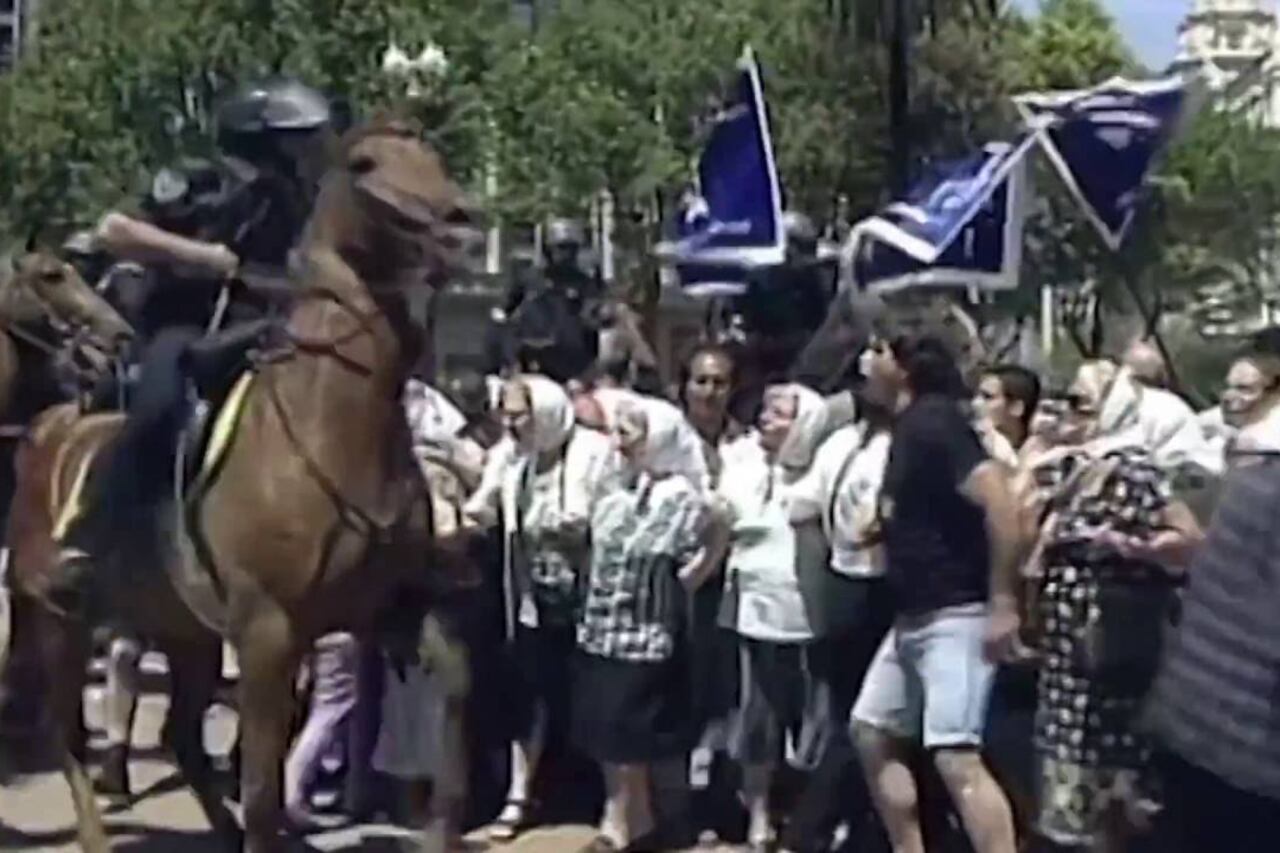 El mismo Solanas anticipaba a "Memoria del saqueo" como “una introducción a un tema que demandaría muchas más películas”.