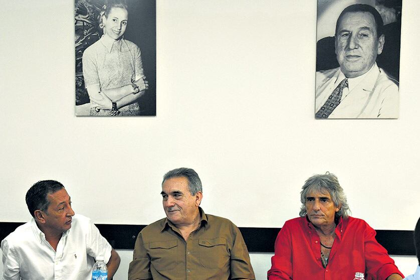Los sindicalistas de los gremios del transporte se reunieron en la sede de la CATT, en Balvanera.