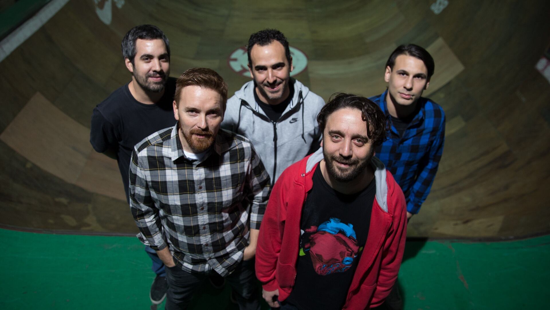 El primer DVD en vivo de Eterna Inocencia ya está disponible y viene con título estacional: Verano permanente.