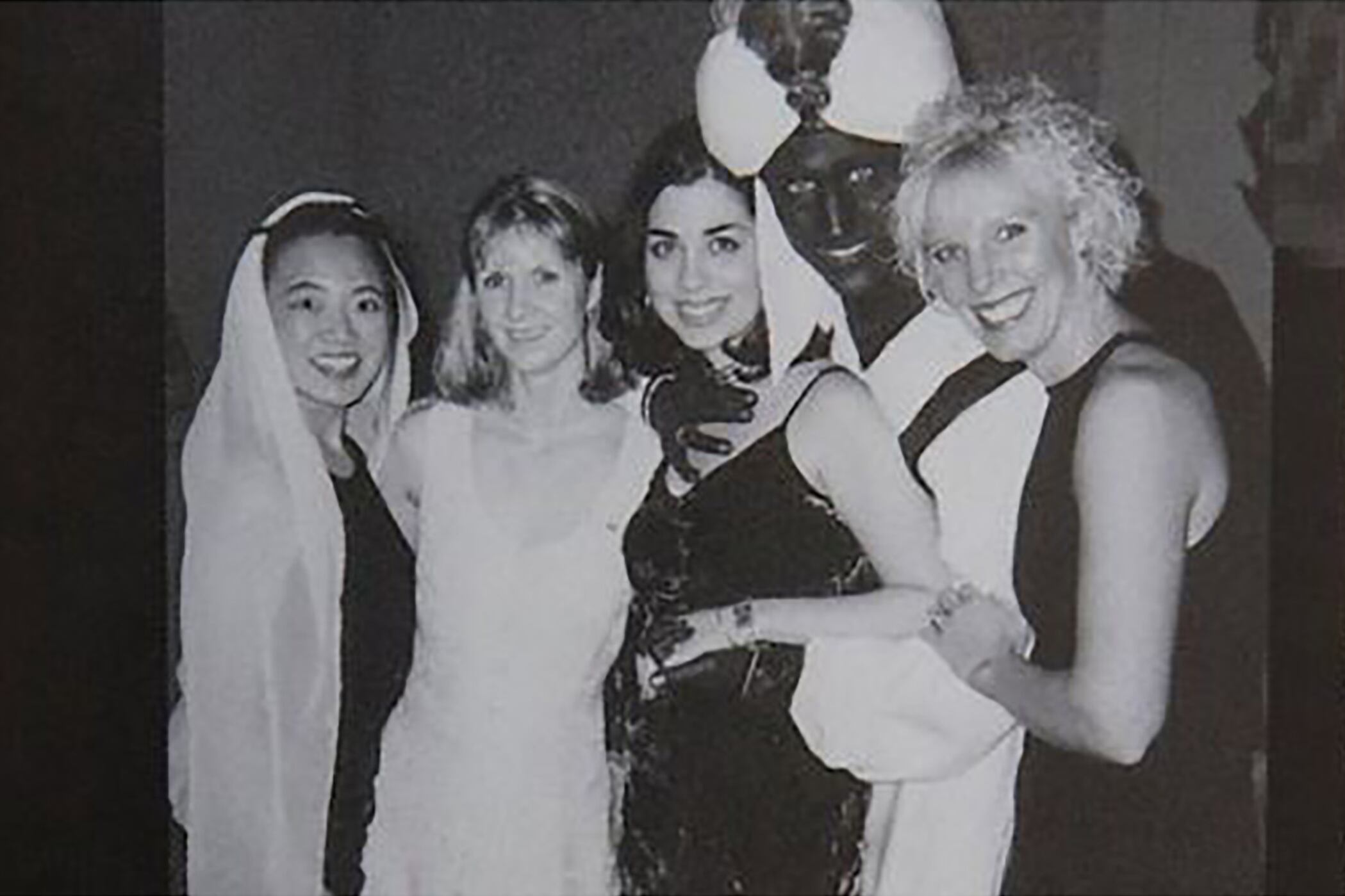 "Fue algo estúpido que desearía no haber hecho pero que hice y por lo que me disculpo", dijo Trudeau.