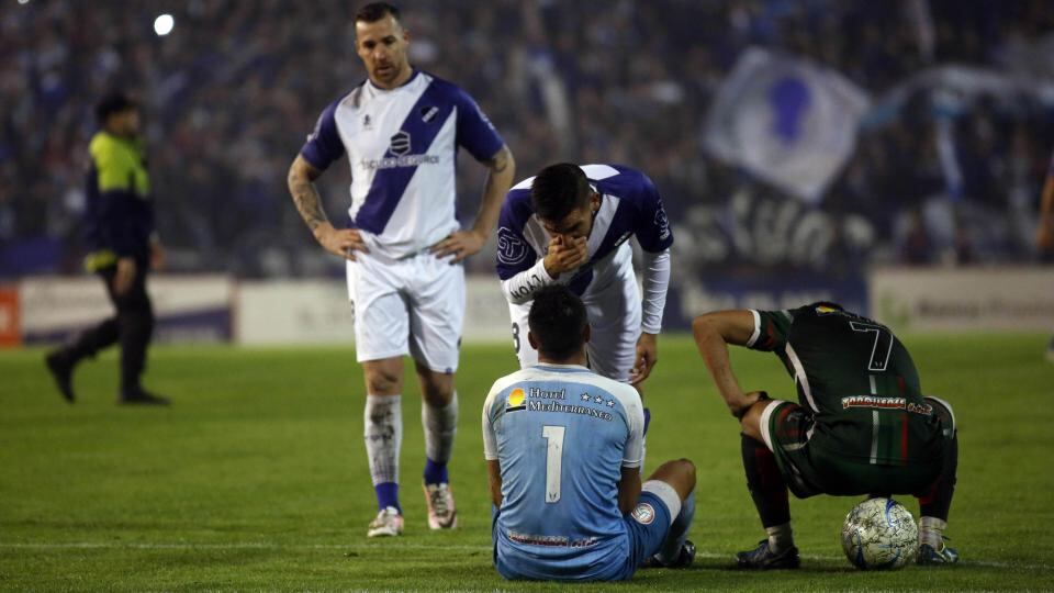 La sentada de San Jorge de Tucumán durante el partido contra Alvarado de Mar del Plata.