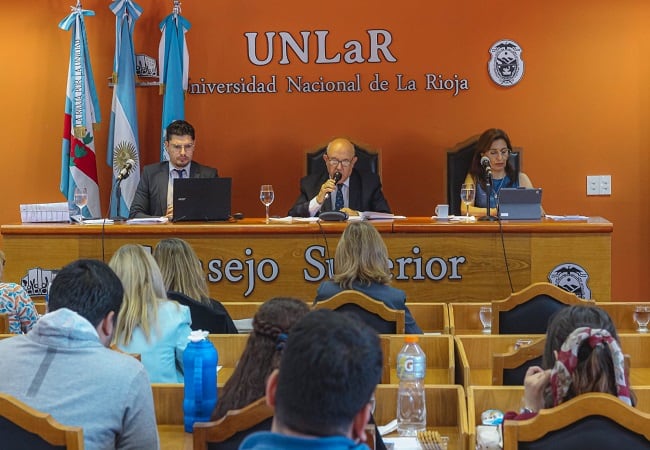 Maria Corzo, vicerrectora de la UNLaR.