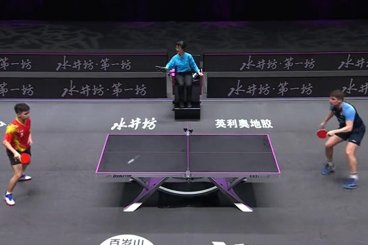 El chino Lin Shidong, sorprendio por la devolución del sueco Kristian Karlsson.