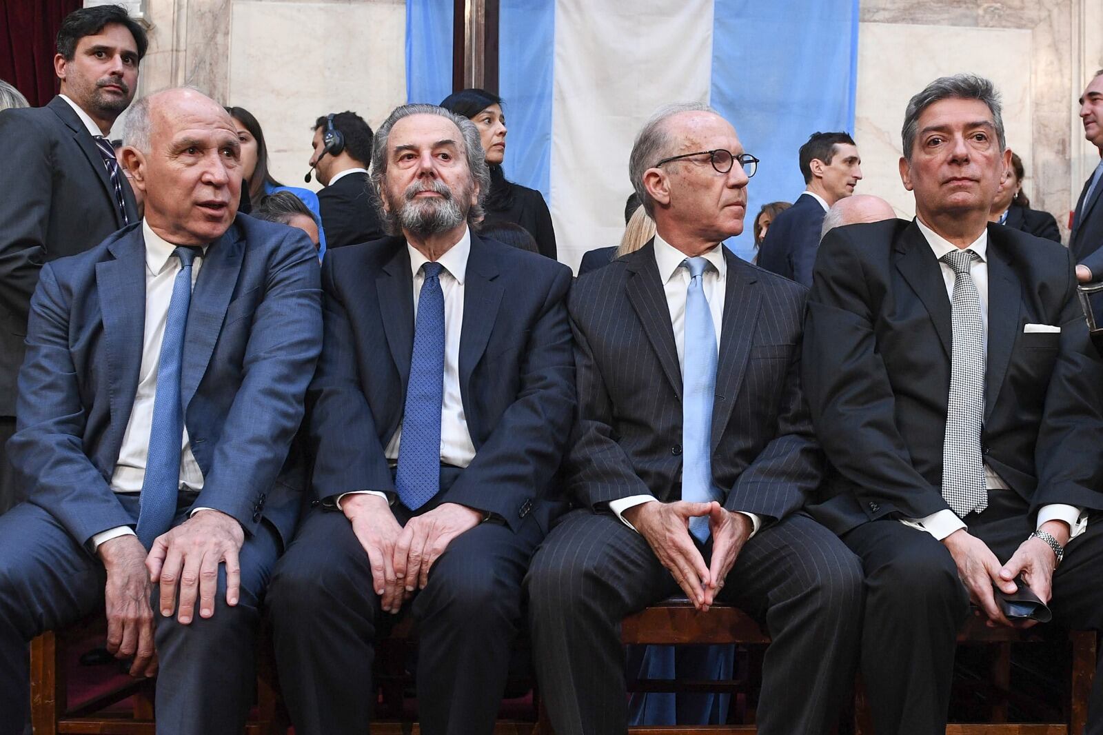 Los Supremos verán el acto por televisión