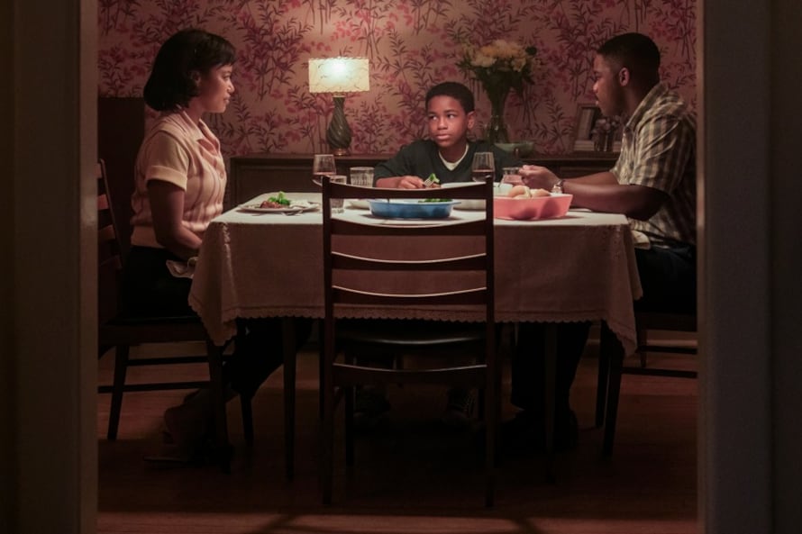 Una de las subtramas de la serie aborda la omnipresente segregación racial en Estaod Unidos