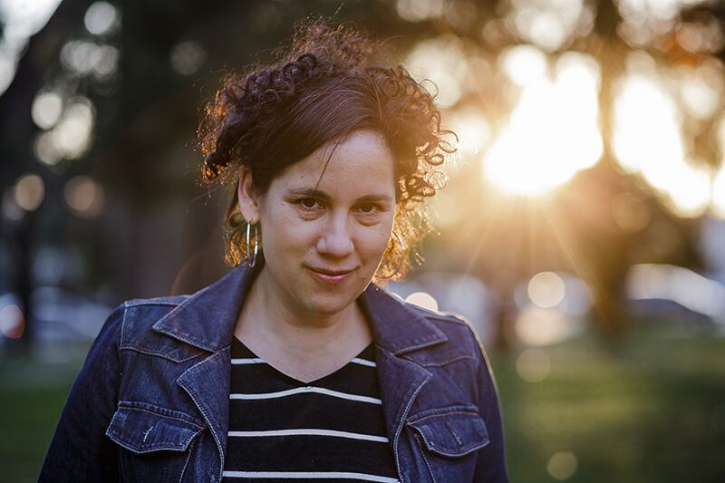 Melina Torres vive y escribe en Rosario. 