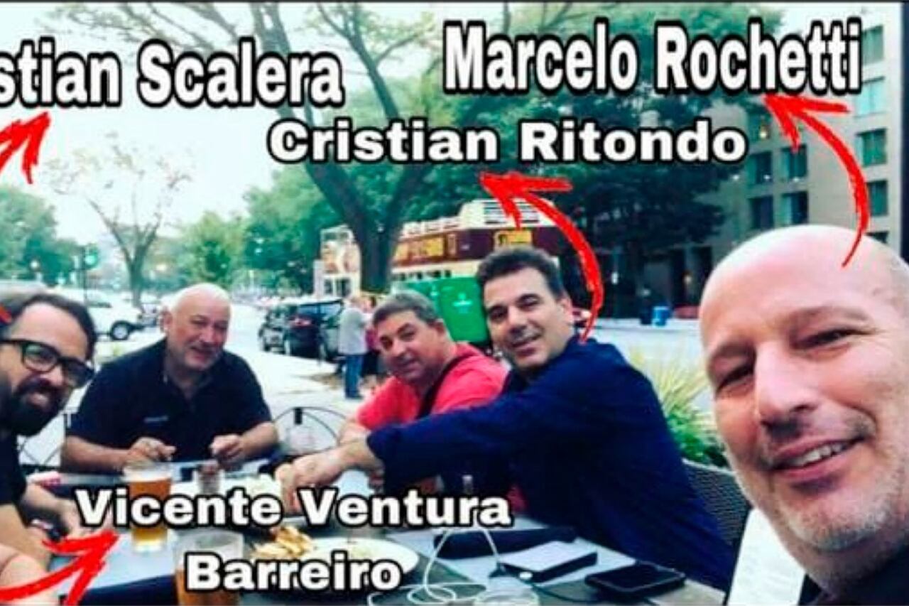 Cristian Ritondo, jefe de una mesa con funcionarios y el fiscal Scalera.