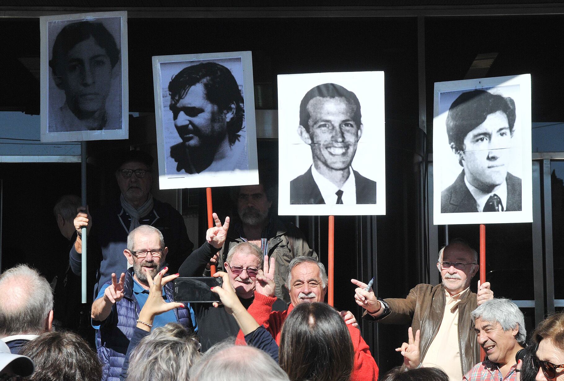 Ex presos y organismos afuera del tribunal que produjo el fallo histórico en Santa Fe.