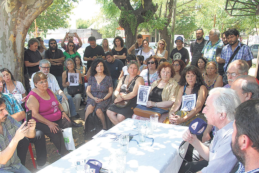 Miembros del Colectivo Quilmes, Memoria, Verdad y Justicia celebraron la decisión de la Legislatura bonaerense.