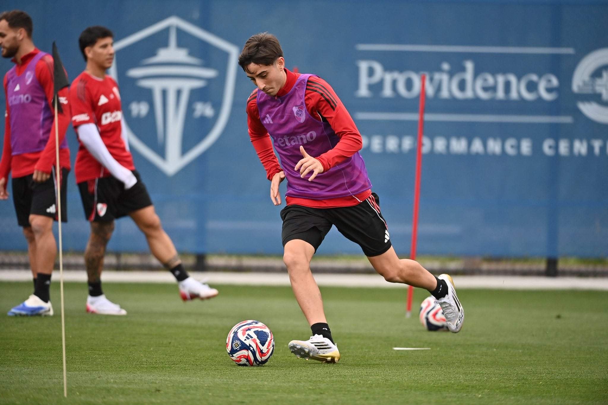 Entrenamiento millonario de cara a su estreno en Seattle