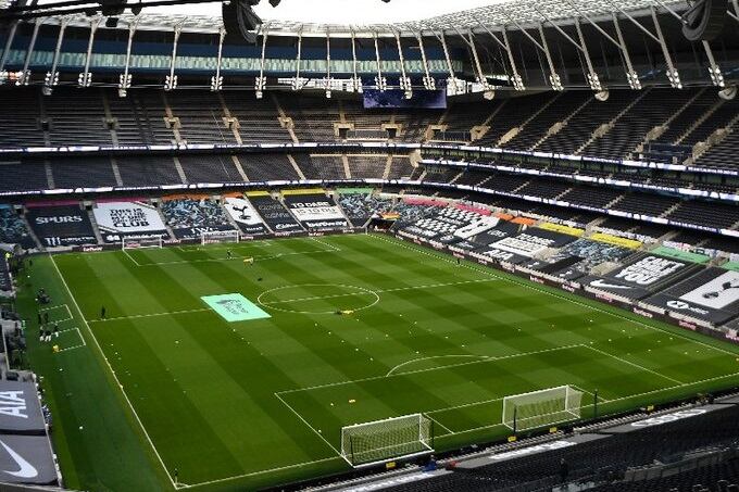 El estadio de Tottenham estaba listo para el encuentro ante el Fulham.