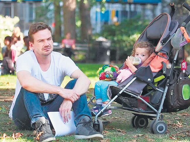 En su protagónico más absorbente hasta la fecha, Guillermo Pfening se luce más que nunca.