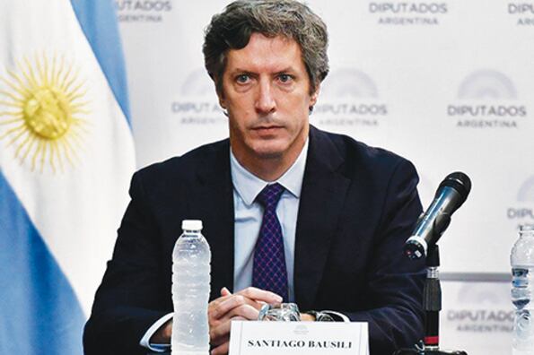 El secretario de Finanzas, Santiago Bausili, buscó gambetear los reclamos opositores durante su exposición en la Comisión de Presupuesto.
