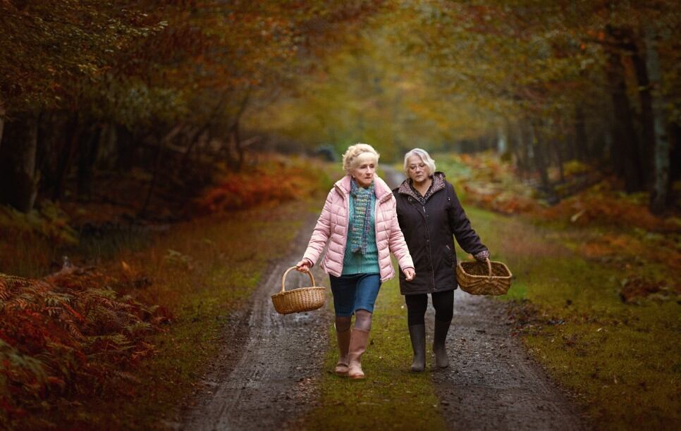 Hélène Vincent y Josiane Balasko interpretar a dos amigas entre el humor y la comedia negra.