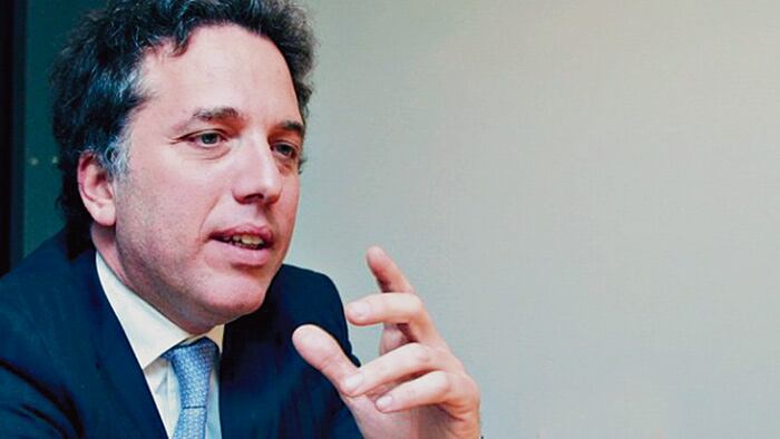 Nicolás Dujovne es columnista de La Nación y coconductor de un programa del canal TN.