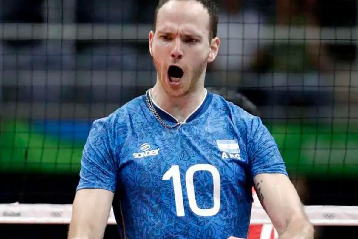 González festejando un punto con la camiseta de a Selección.