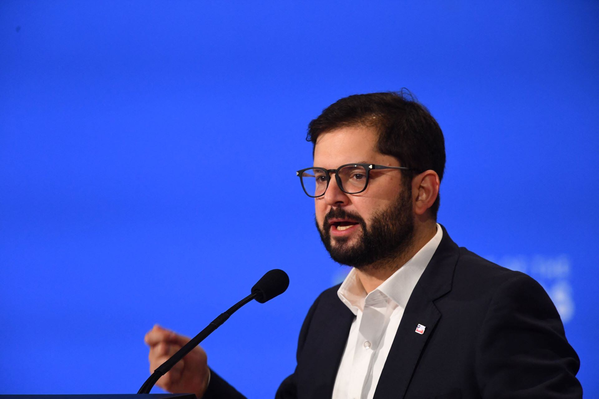 El presidente de Chile, Gabriel Boric, anunció un plan de registro biométrico en la frontera y el fortalecimiento de los servicios regionales de migraciones. (Foto: AFP)