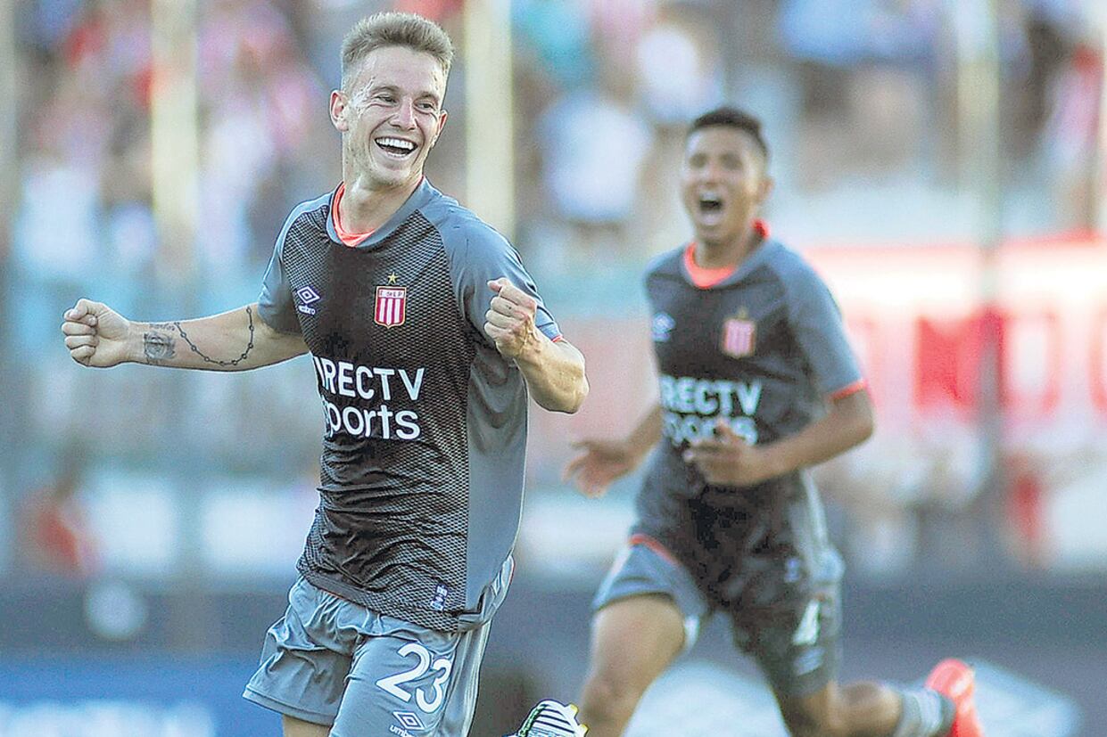 Juan Bautista Cejas festeja el 1-0 a los 87 minutos.