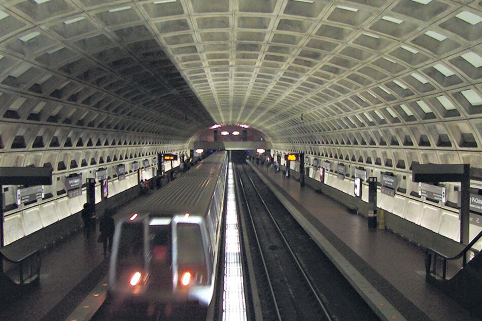 En 2011, viajaron 310 millones de pasajeros y 2016 cerró con 304 millones. La tarifa subió 580 por ciento.