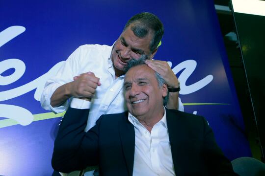 Correa y Lenín Moreno, quien en las elecciones del domingo pasado quedó a medio punto de ganar en primera vuelta.