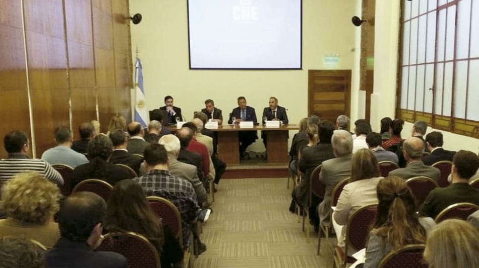 Los camaristas Santiago Corcuera y Alberto Dalla Vía, en la reunión del Consejo Consultivo.